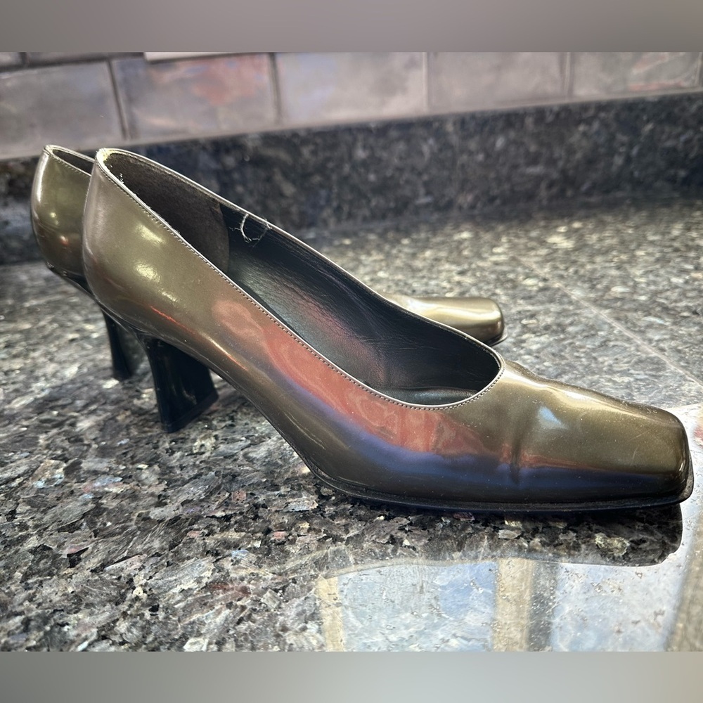 Stuart Weitzman Metallic Gold Bronze Dressy Heels Pumps Shoes Square Toe Size 8